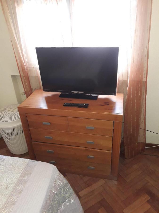 Habitacion Mv Madrid Bagian luar foto