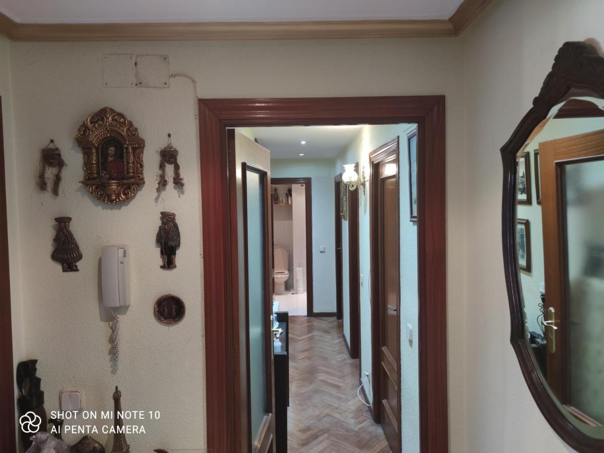 Habitacion Mv Madrid Bagian luar foto